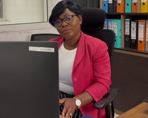 Mme BELINE